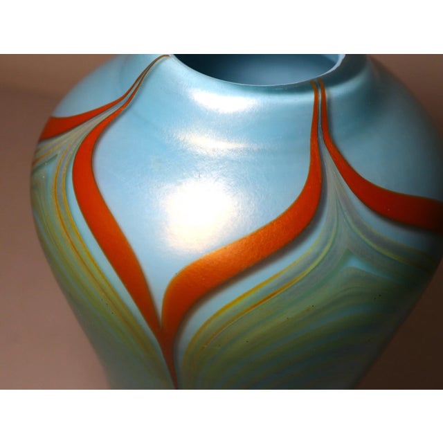 Vintage Hand Blown Baby Blue Pulled Feather Signed Williams Studio Glass Vase For Sale - Image 10 of 12