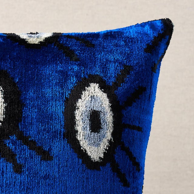 Schumacher Schumacher Bodrum Silk Velvet 20" Lumbar Pillow in Indigo For Sale - Image 4 of 5
