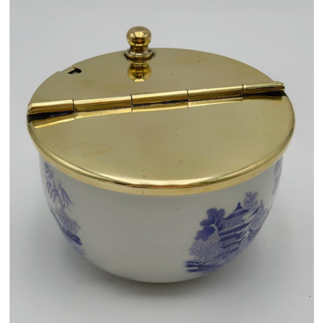 Mid-Century Modern Vintage Chinoiserie Porcelain & Brass Covered Sugar Bowl For Sale - Image 3 of 11
