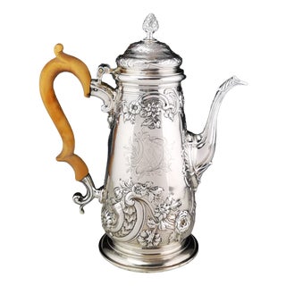 George III Sterling Silver Coffee Pot, London, 1776 For Sale