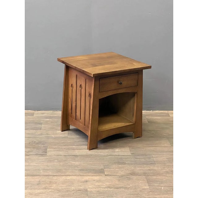 Mission Crafters and Weavers Mission Style Solid Quarter Sawn Oak Keyhole End Table - Walnut Stain For Sale - Image 3 of 5