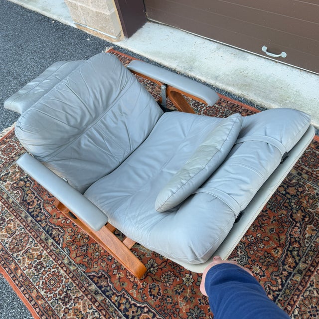 Mid Century Modern Plycraft Zero Gravity Reclining Lounge Chair in Gray Leather & Canvas For Sale In Philadelphia - Image 6 of 18