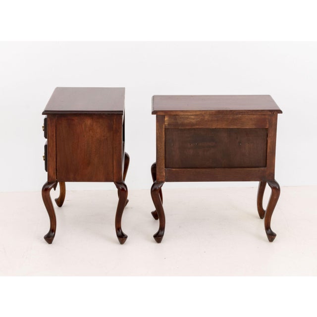 Early 20th Century Pair of Queen Anne Style Mahogany Lowboys For Sale - Image 5 of 13
