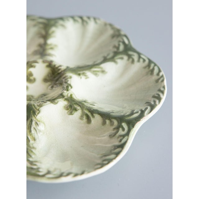 Keller & Guérin Antique French Saint Clement Luneville Majolica Green Seaweed Oyster Plate, Circa 1900 For Sale - Image 4 of 6