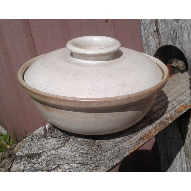 Edith Heath Mid 20th Century Heath Sausalito Ceramic Pottery Covered Casserole Dish Cream With Tan Rings For Sale - Image 4 of 12