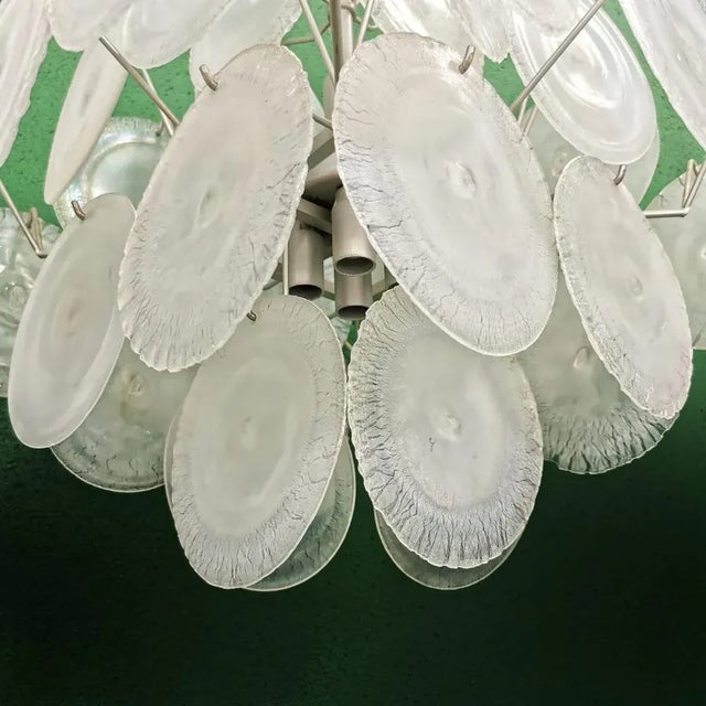 White Chandelier 36 Murano Iridescent Glass Discs 70s attributed to Gino Vistosi for Vistosi For Sale - Image 8 of 13