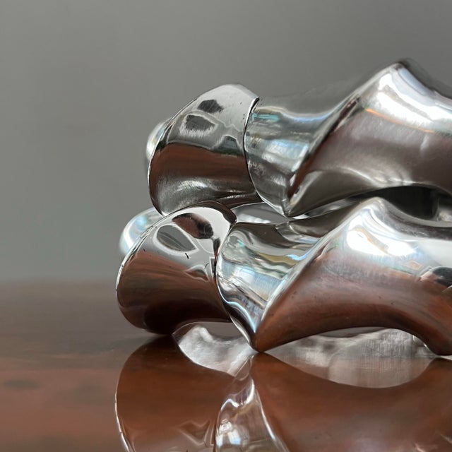 Contrasting Pinched Wave Silver Tone Hinged Bangle Set Sculptural For Sale - Image 4 of 9