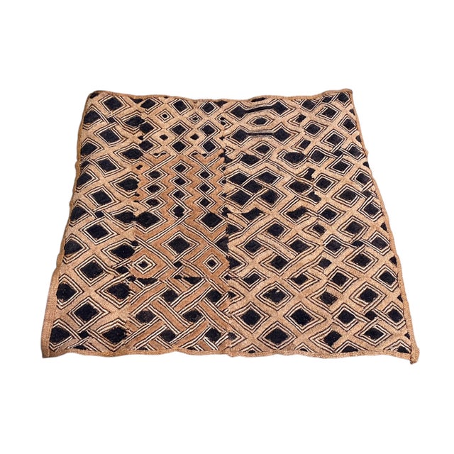 Lg Kuba Kasai Velvet Boutallah Raffia Textile , Zaire Africa 26.5" by 24" For Sale - Image 4 of 8