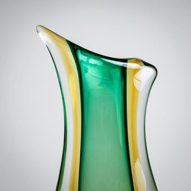 Mid-20th Century Green Glass Vase by Seguso Vetri d’Arte, Italy For Sale In New York - Image 6 of 8