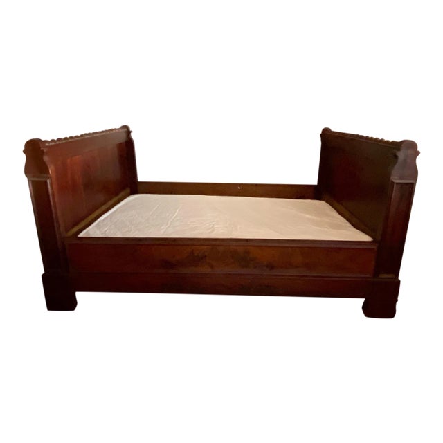 Antique Traditional Alcove Bedframe For Sale