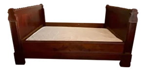 Antique Traditional Alcove Bedframe