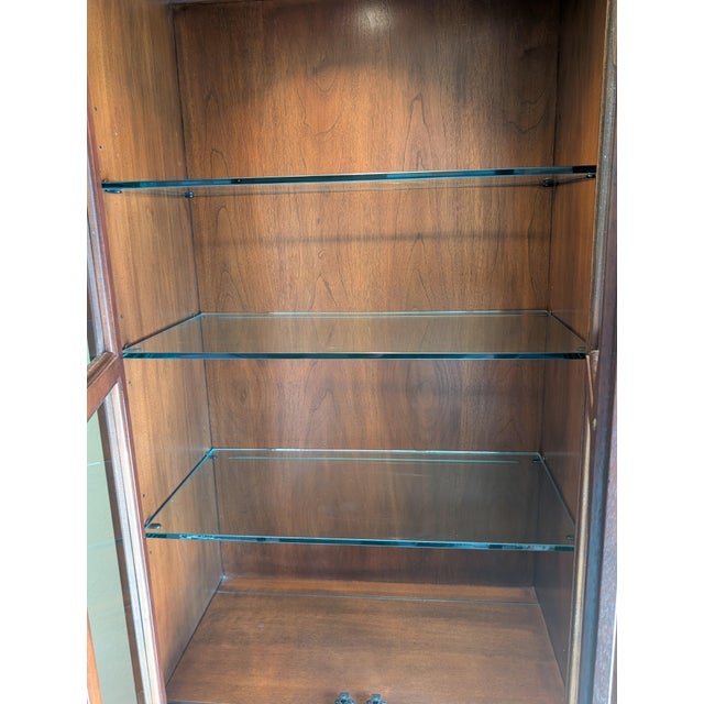 Henredon Vintage 1981 Henredon Asian Inspired China Cabinet For Sale - Image 4 of 18