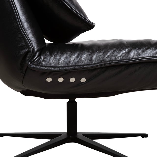 Animal Skin Free Motion Edit 2 Leather Armchair in Black with Electric Reclining Function from Koinor For Sale - Image 7 of 16