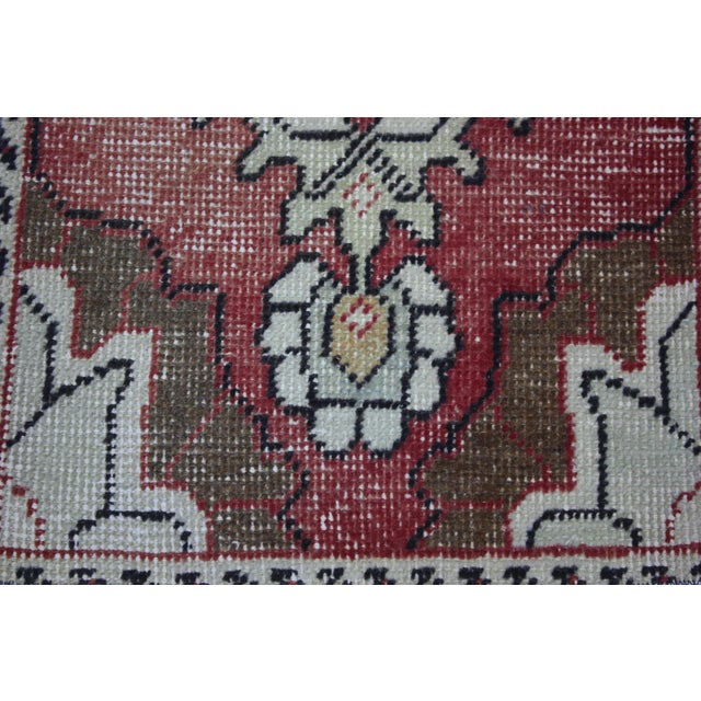 1980s Turkish Red Medallion Yastik Rug For Sale In Sacramento - Image 6 of 13