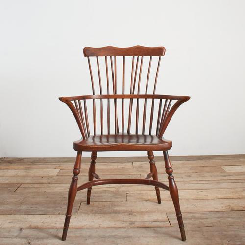English Windsor Chair in Wood For Sale - Image 3 of 14