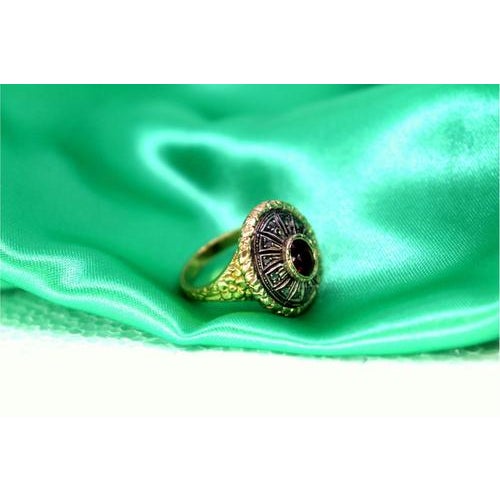 Gold and Silver Ring with Chiseled Floral Motifs For Sale - Image 4 of 9