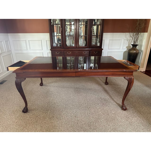 Ethan Allen Ethan Allen Mahogany Dining Room Table and Chairs For Sale - Image 4 of 17