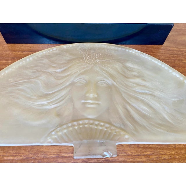 1984 Art Nouveau Hand Holding Frosted Lucite Fan With Imprinted Face Austin Productions Sculpture For Sale In Dallas - Image 6 of 11