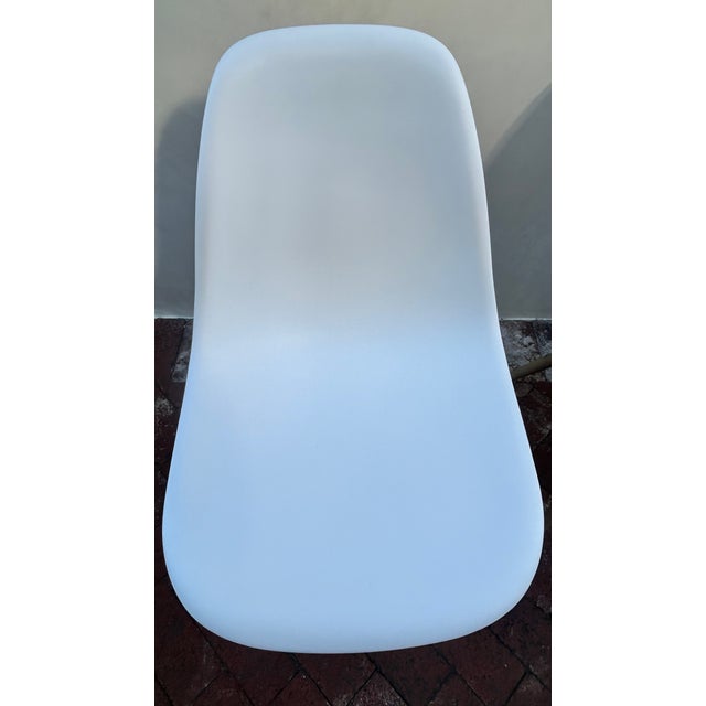 Eames Molded Fiberglass Chair Set For Sale - Image 12 of 17