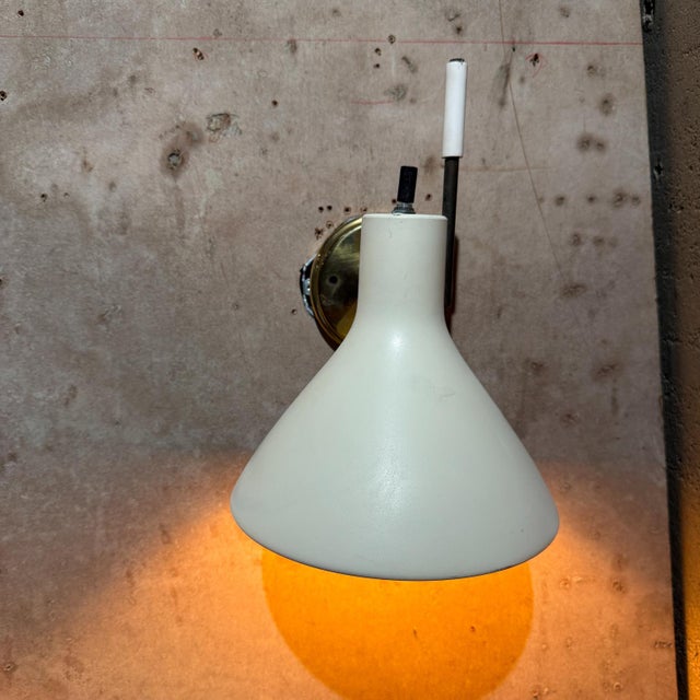 Mid-Century Modern Pair of Lightolier Wall Sconces Mid Century Modern For Sale - Image 3 of 10