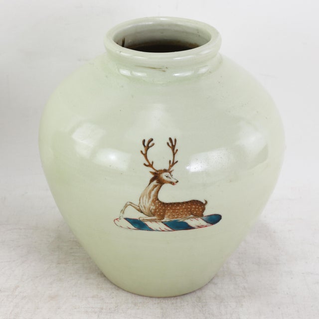 Chinese Pair of Chinese Export Celadon Porcelain Jars With Hand-Painted Stag Crest For Sale - Image 3 of 14