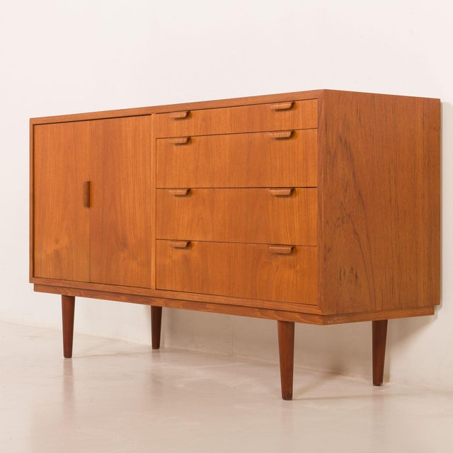 Teak Sideboard by Carlo Jensen for Hundevad & Co, Denmark, 1970s For Sale - Image 14 of 15