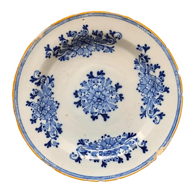 Traditional 18th Century Dutch Delft Charger For Sale - Image 3 of 4