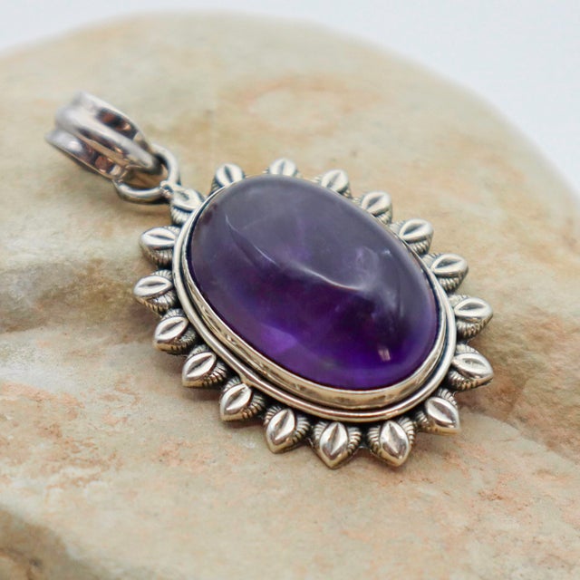 Modern Vintage Amethyst With Sterling Silver Starburst Pendant For Sale - Image 3 of 8