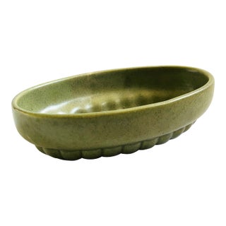 Haeger Speckled Green Oval Pottery Bowl For Sale