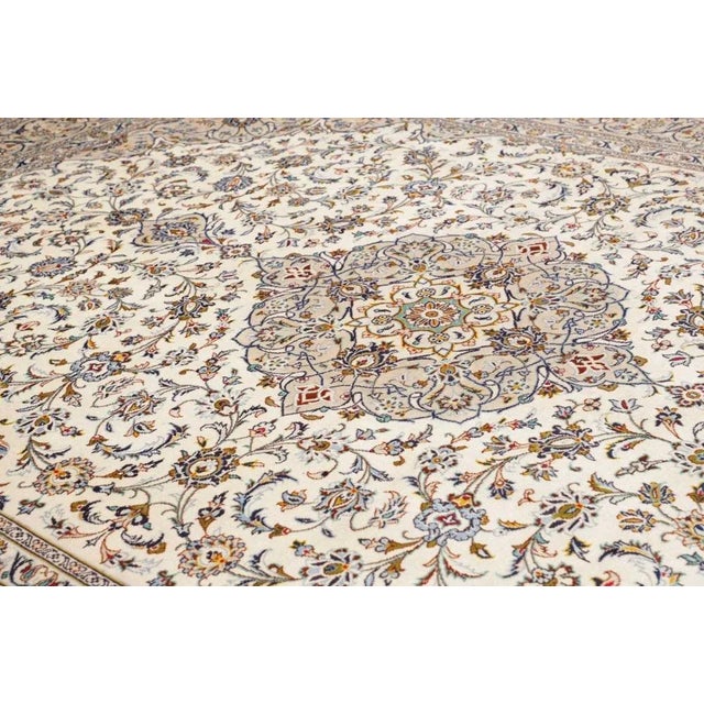 Textile Kashan Hand-Knotted Rug in Wool For Sale - Image 7 of 11