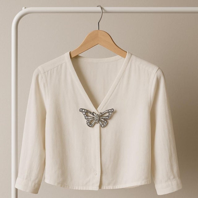 1990s Vintage Tiffany & Co. Platinum Diamond Butterfly Brooch For Sale In New York - Image 6 of 6