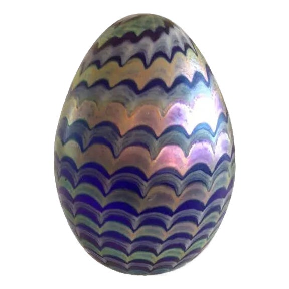 1980s Pulled Feather Painted Art Glass Egg Light on Lucite Base For Sale