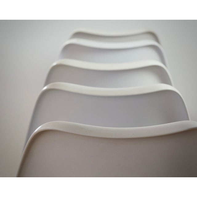Eero Saarinen Tulip Chairs by Eero Saarinen for Knoll International, Set of 5 For Sale - Image 4 of 18