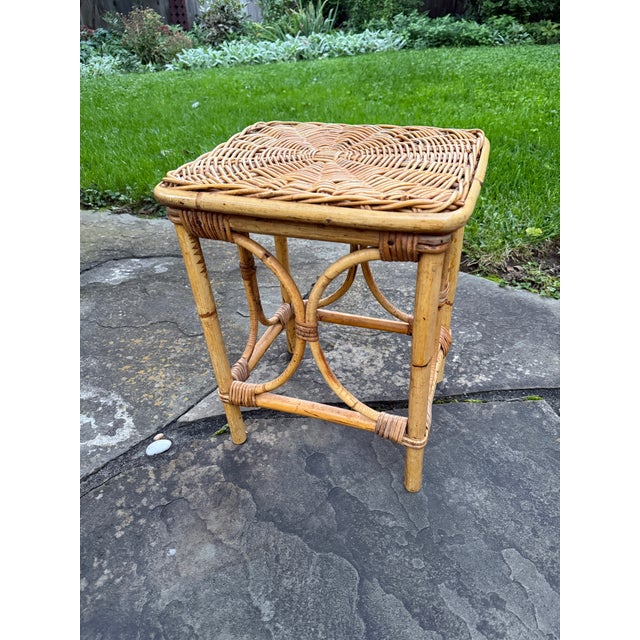 Mid-Century Modern Vintage Wicker Rattan End / Drinks Table Mid 20th Century For Sale - Image 3 of 14