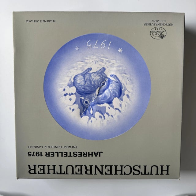 Annual Plate in Porcelain by Gunther Granget for Hutschenreuther, 1975, in Flawless conditions. Designed 1970 to 1979 This...