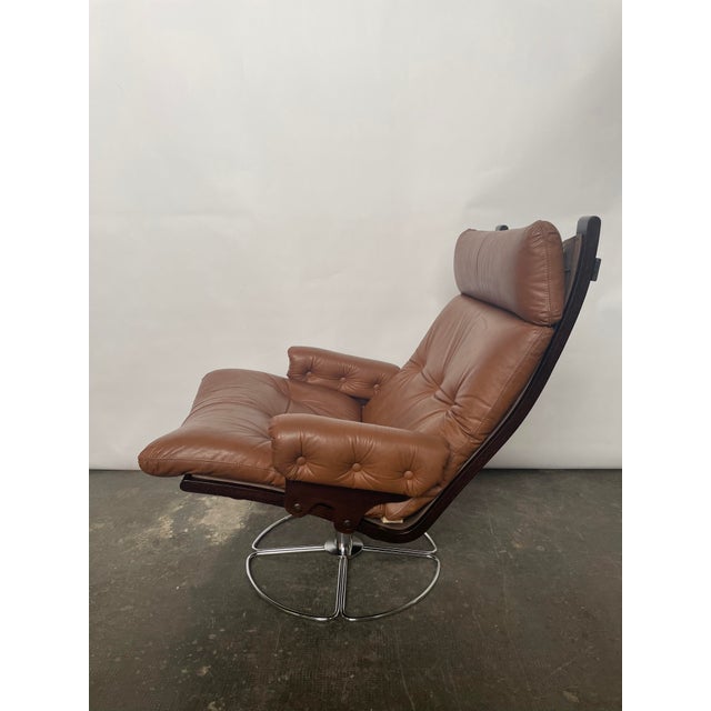 1960s Swivel Armchair in Light Brown Leather by Bruno Mathsson for Dux, 1960s For Sale - Image 5 of 14