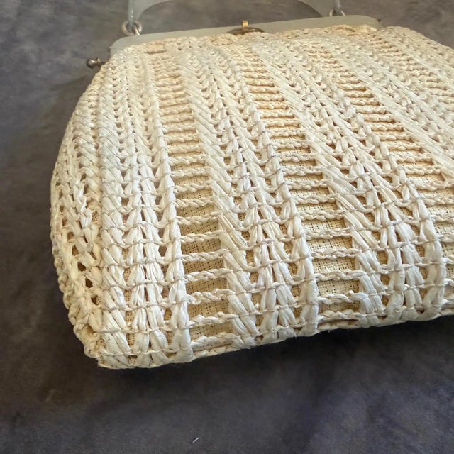 1950s High Quality Bakelite and Woven White Cotton Italian Hand-Bag For Sale - Image 13 of 17