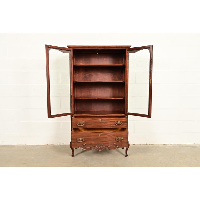 Late 19th Century Antique Victorian Carved Mahogany Bookcase or Bar Cabinet, Circa 1890s For Sale - Image 5 of 16