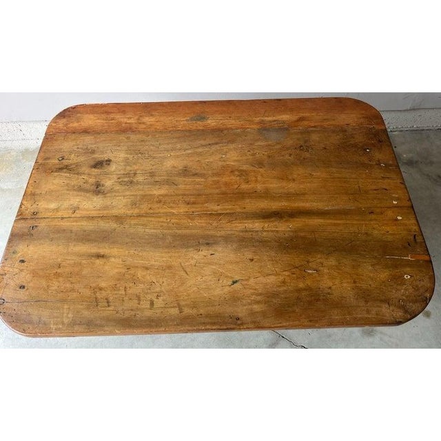 19thc Wooden Lift Top Farm Table/ Coffee Table From New England For Sale - Image 4 of 6