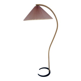 1970s Caprani Two-Toned Teak Bentwood Floor Lamp with Blush Pink Pleated Shade For Sale