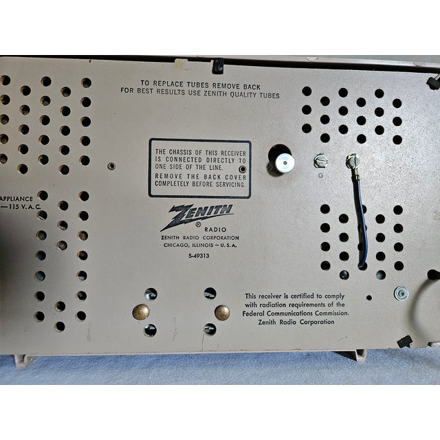 Zenith 60s Atomic Zenith Am/Fm Clock Tube Radio, Works For Sale - Image 4 of 4