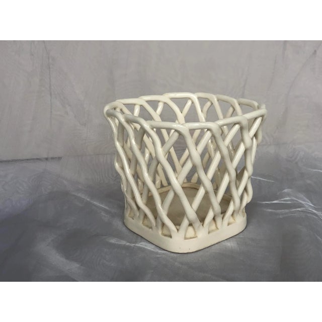 1950s Vintage Woven Lattice Decorative Ceramic Basket Napkin Holder For Sale - Image 5 of 10