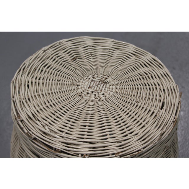 1970s White Wicker Basket with Lid, 1970s For Sale - Image 5 of 12