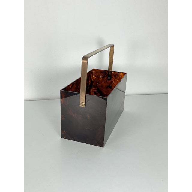 Mid-Century Acrylic Glass and Brass Magazine Rack, Italy, 1960s For Sale - Image 6 of 10