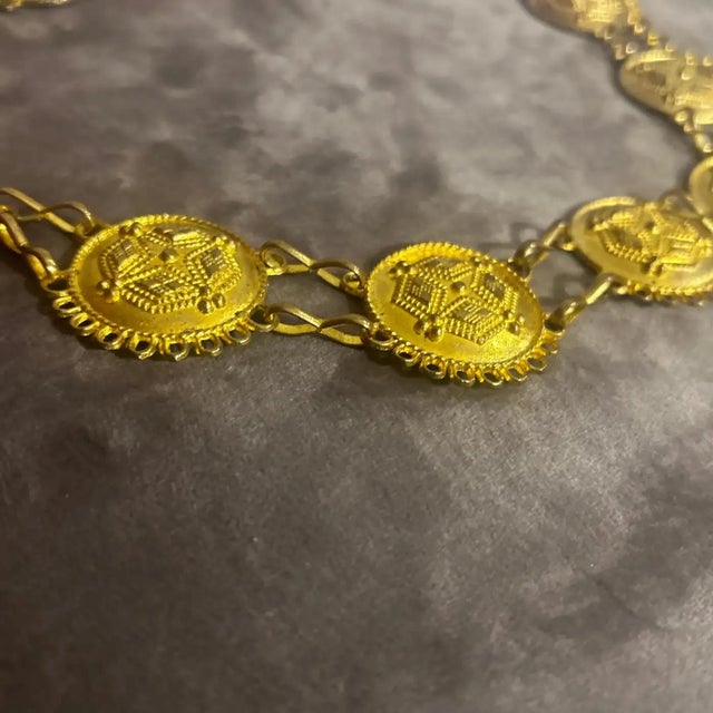 1960s 1960s Baroque Style Gilded Metal Costume Jewelry Italian Necklace For Sale - Image 5 of 9