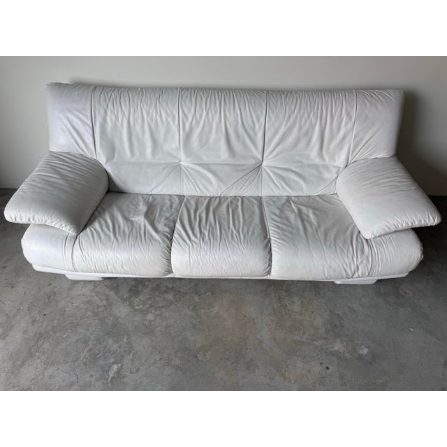 Postmodern Natuzzi Italian Postmodern White Leather Sofa For Sale - Image 3 of 12