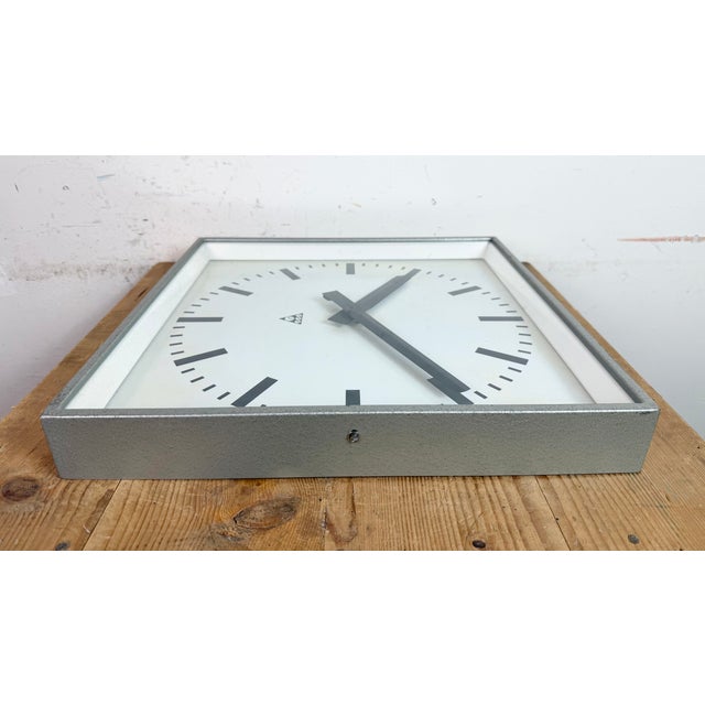 Large Grey Square Wall Clock from Pragotron, 1970s For Sale - Image 14 of 18