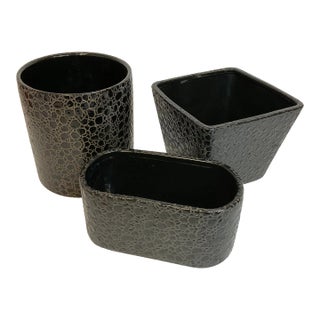 Vintage Boho Chic Contemporary Modern Faux Croc Embossed Ceramic Planters - Set of 3 For Sale