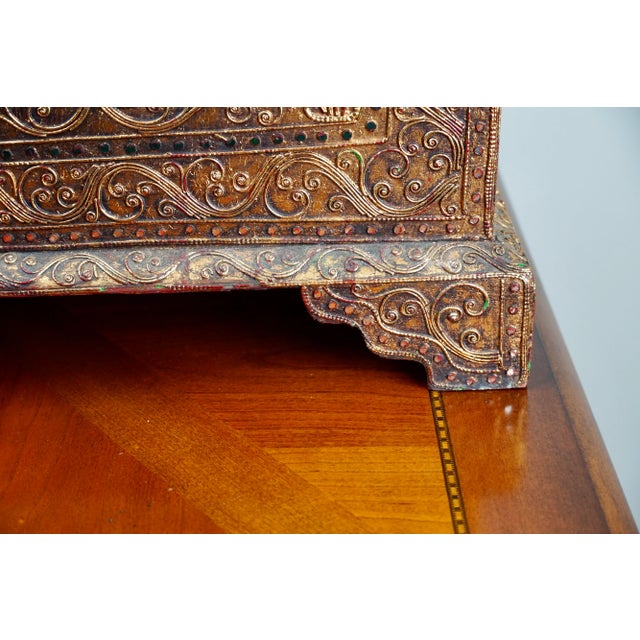 1980s Vintage Burmese Gilt Wood Bejeweled Temple Box For Sale In Boston - Image 6 of 9