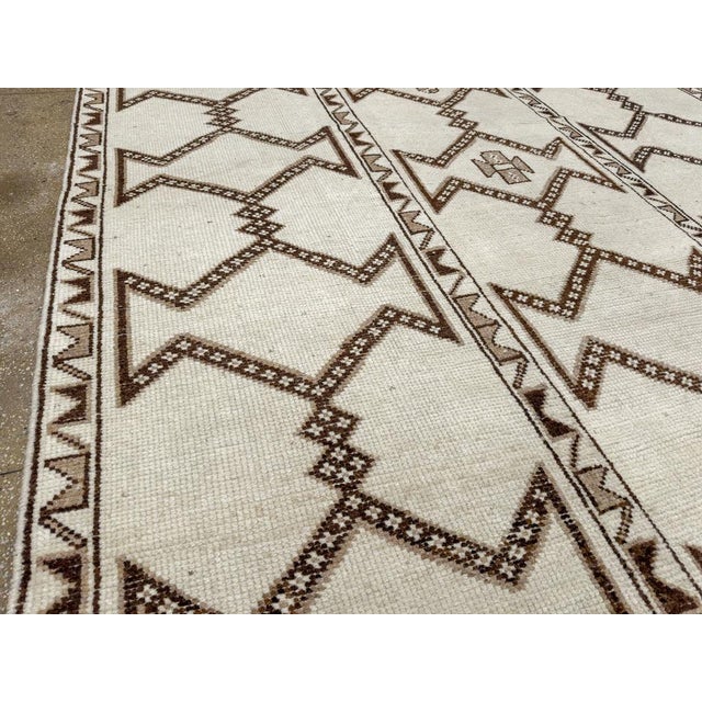Mid 20th Century Galerie Shabab Collection Mid-20th Century Turkish Anatolian Room Size Carpet For Sale - Image 5 of 10